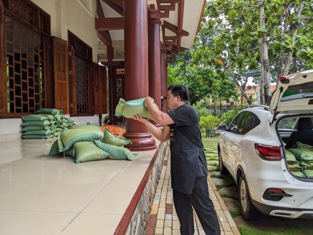 Gạo cúng dường tại Thị xã Phú Mỹ - chất lượng từ Vựa Gạo Bông
